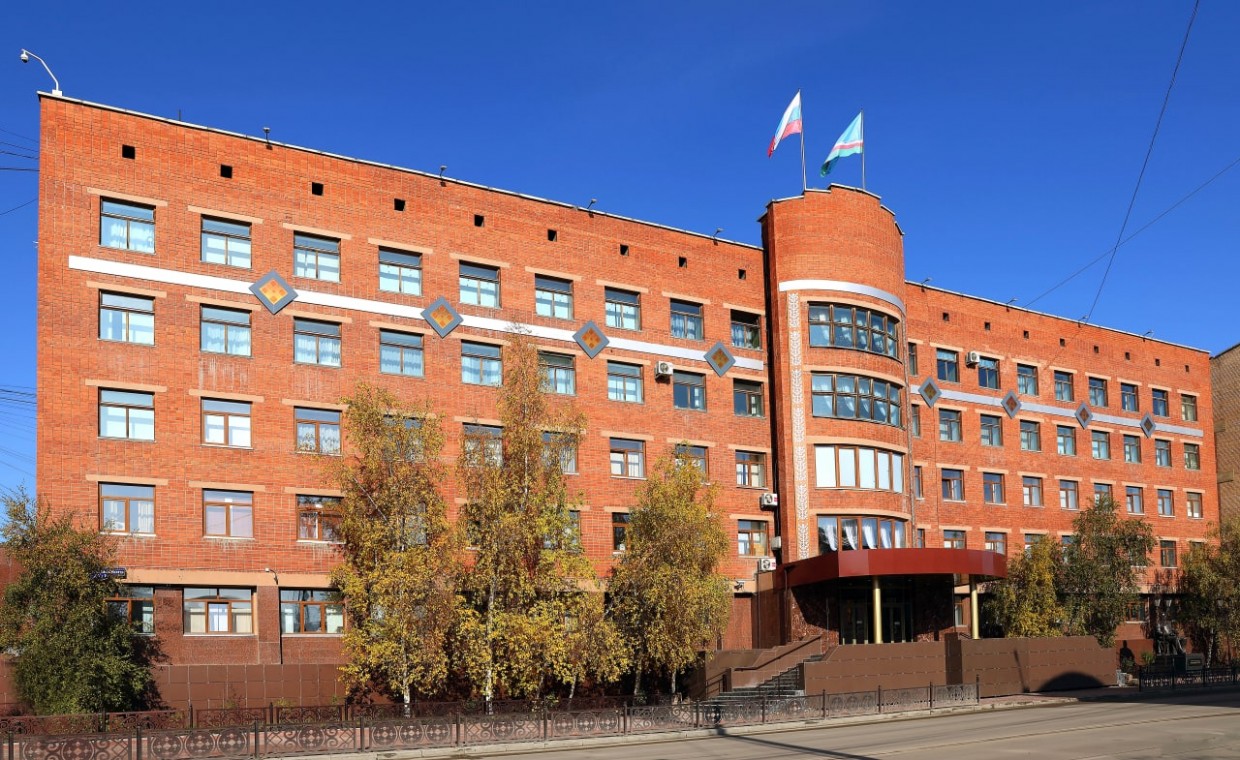 Ил Тумэн заключил контракт на покупку авиабилетов на 4 млн рублей