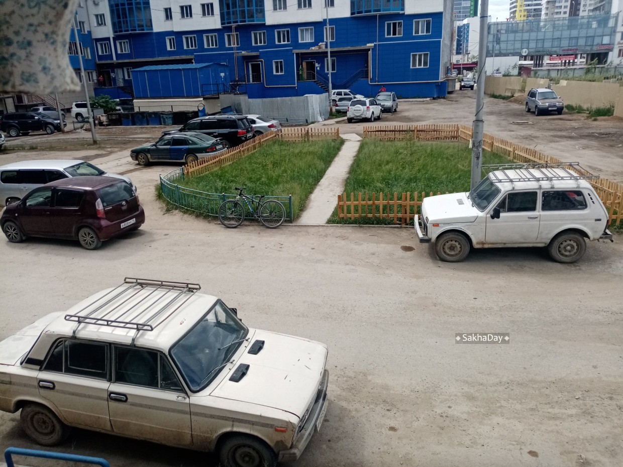 Сделано в СССР: Отечественные автомобили на улицах и во дворах Якутска (фоторепортаж)