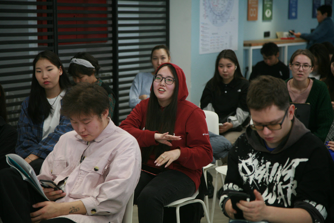 Студентам СВФУ рассказали об интернет-потреблении якутян