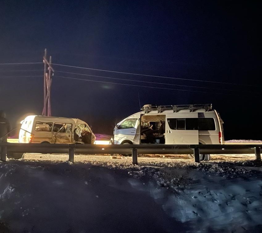 В крупном ДТП в Якутии травмировано 10 человек, в том числе дети