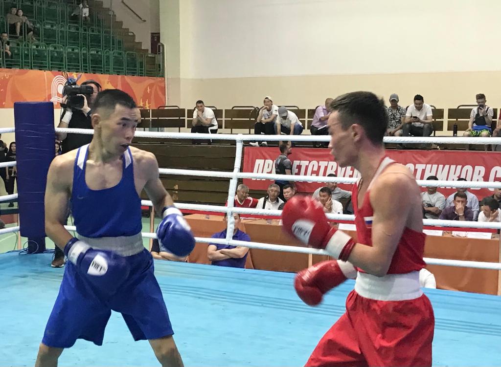 Шестеро якутских боксёров будут бороться за право продолжить путь к медалям