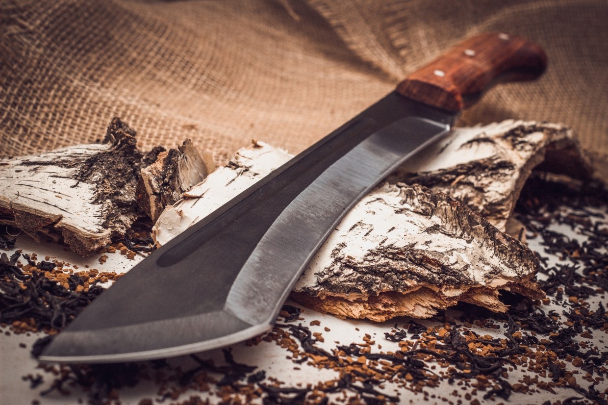 На рецидивиста в Вилюйске не возбудили уголовное дело из-за связей в полиции