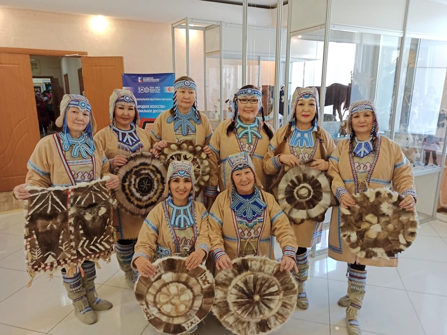 Елена Голомарева: Воссозданием и патентом эталонов классической традиционной одежды своих предков займется молодое поколение северян