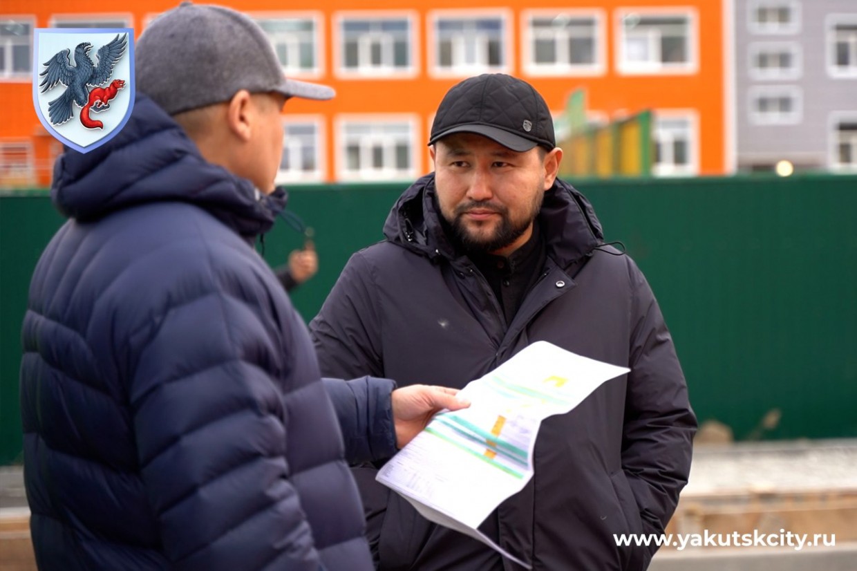 Евгений Григорьев проинспектировал ремонт дорог и дворов