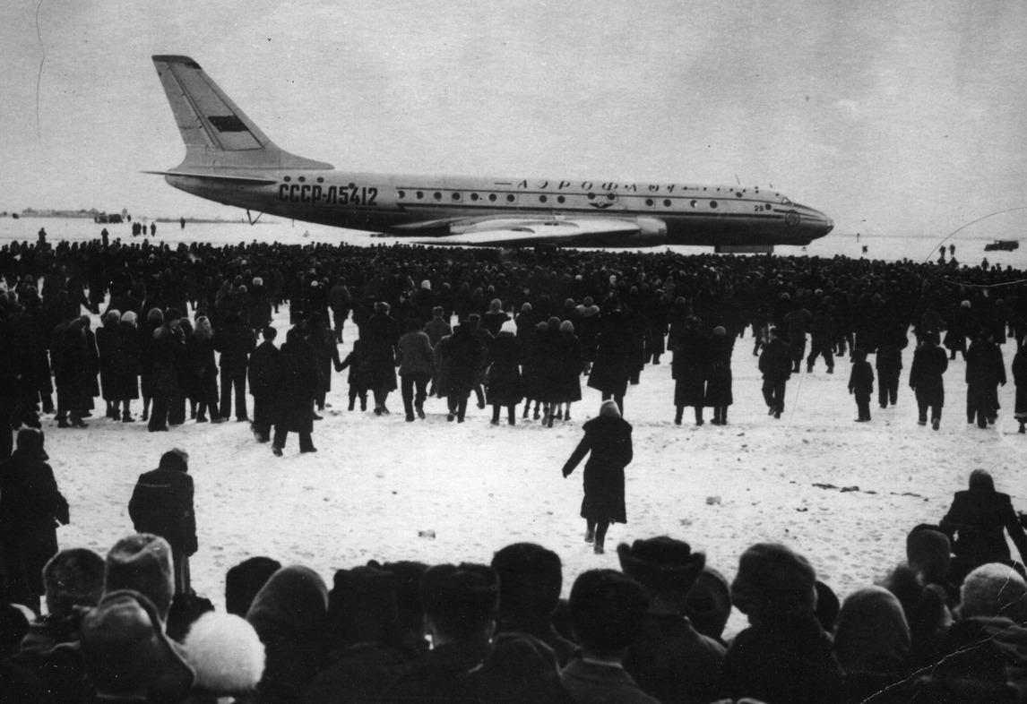 В аэропорту «Якутск» открылась фотовыставка, посвященная 100-летию Конструкторского бюро Туполева