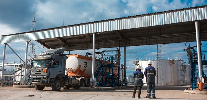 ЯТЭК впервые в истории произвела танкерную отгрузку стабильного газового конденсата в октябре