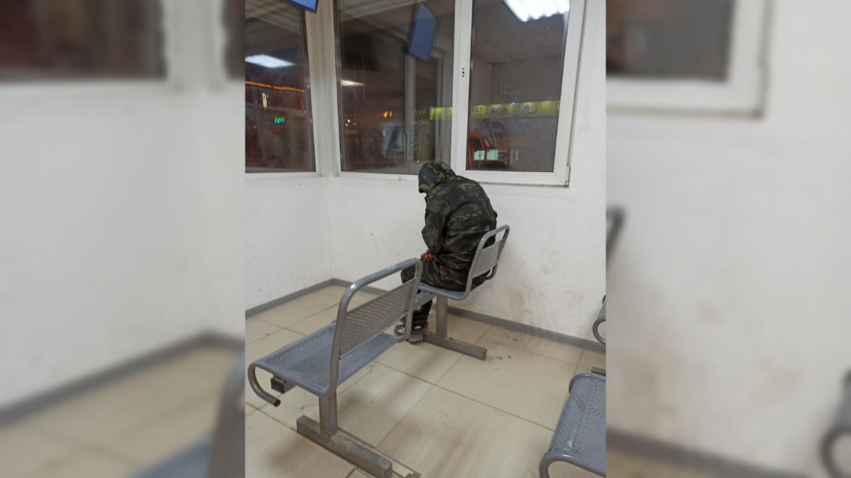 Горожане жалуются на бардак на теплых остановках Якутска