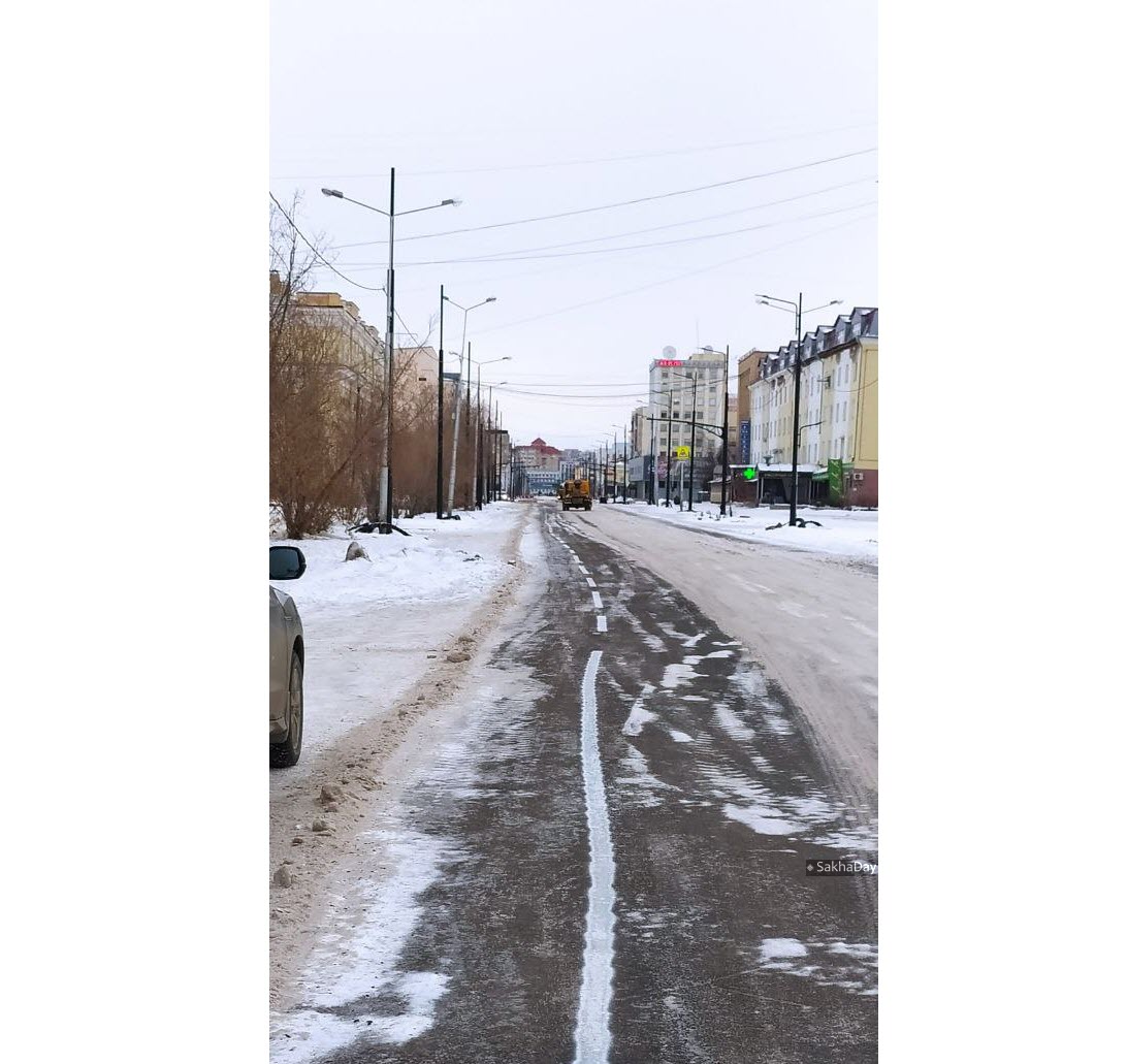 Мэр Якутска потребовал переделать некачественно нанесенную разметку на проспекте Ленина