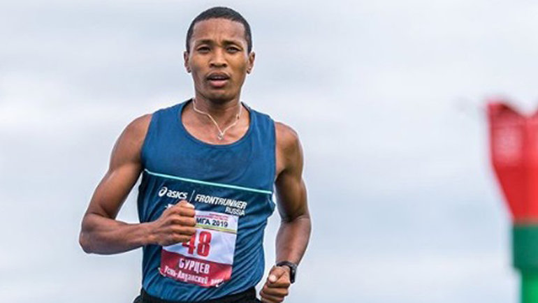 Артур Бурцев выиграл «Сочи Марафон-2022» в забеге на дистанции 5 км