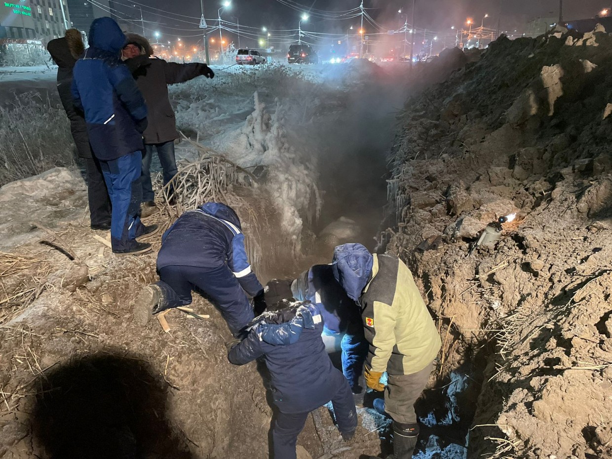 В Якутске ведется восстановление водоснабжения в районе Гимеина и Птицефабрики