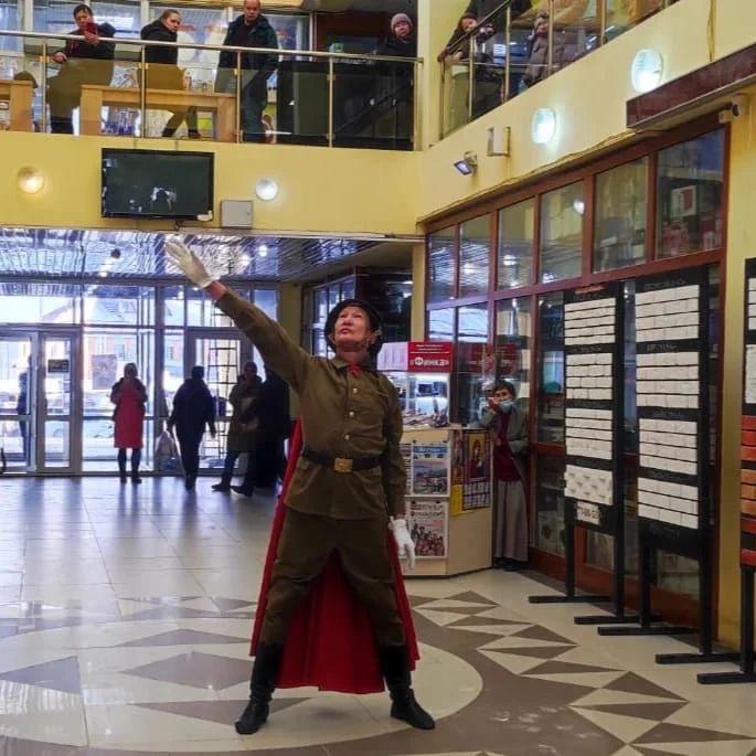 "Пошел направо - кровь полилась, как из крана", - в Якутске артист Дмитрий Артемьев продолжал танцевать, несмотря на травму (видео)