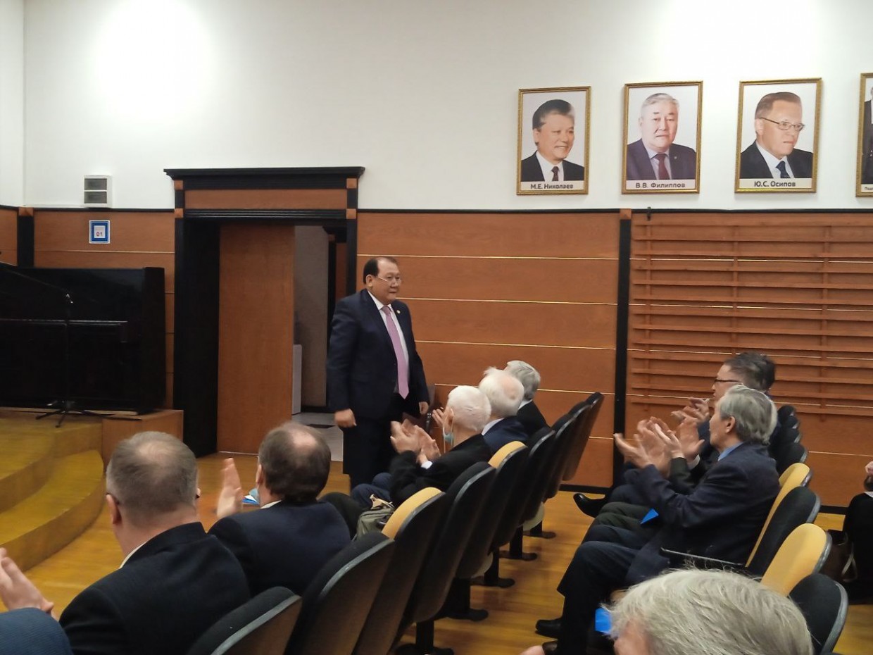 Глава Якутии назначил президента Академии наук республики