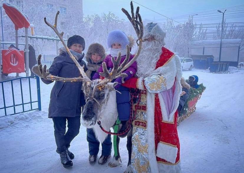 Новогодние волшебники по вызову из Якутска: «Перевоплощение в Деда Мороза и Снегурочку возвращает  в детскую сказку!»