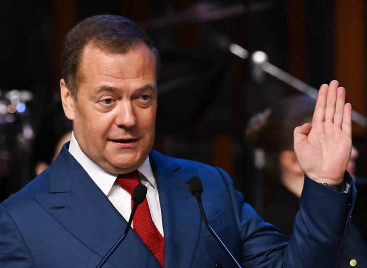 Замглавы Совбеза РФ Дмитрий Медведев сообщил, что сам пишет посты в своем телеграм-канале