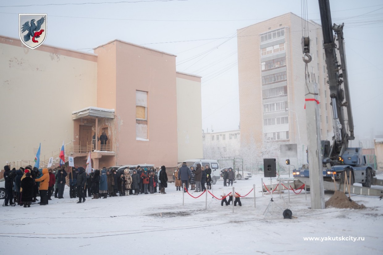 В Якутске забили первую сваю дополнительного здания средней школы № 26