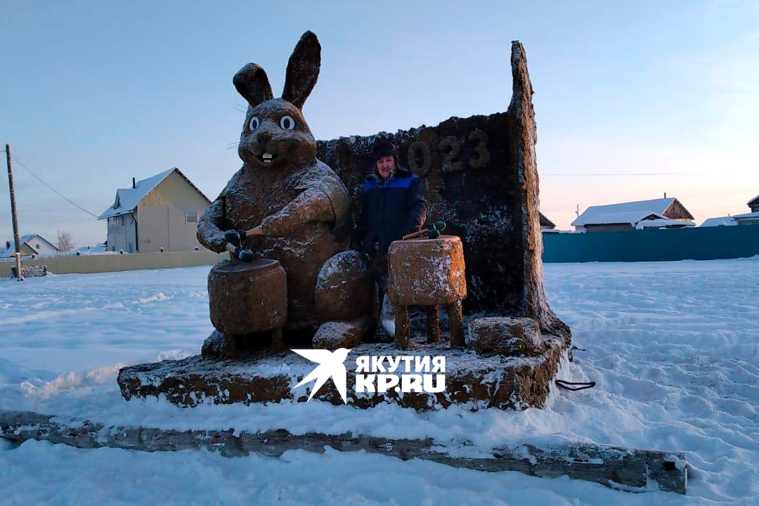 Фотофакт: Михаил Боппосов представил символ Нового года из навоза