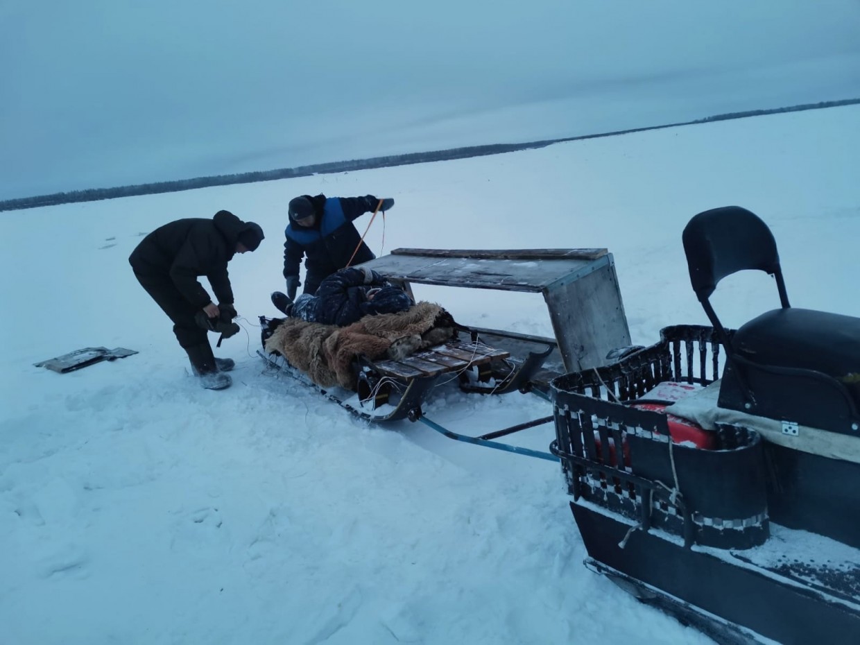 В Якутии собака привела спасателей к пострадавшему хозяину