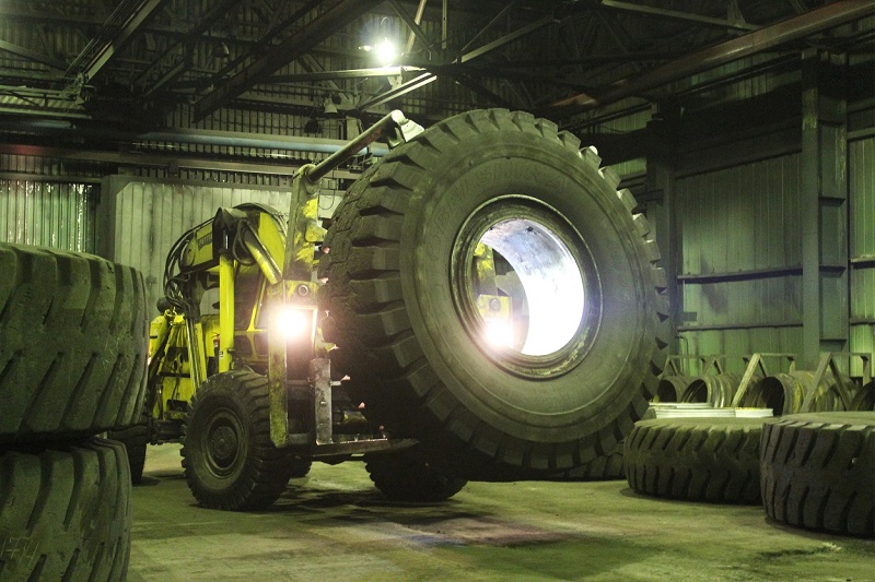 «ЯКУТУГОЛЬ» утилизирует использованные шины