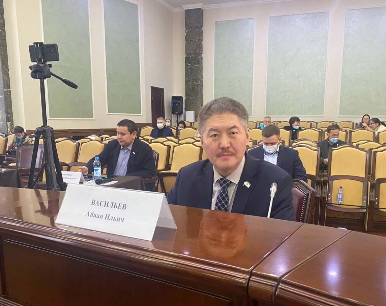 "На сегодня 15 тысяч рублей – это несерьезная сумма". В мэрии Якутска рассмотрят вопрос об увеличении премии почетного знака «Слава Матери»