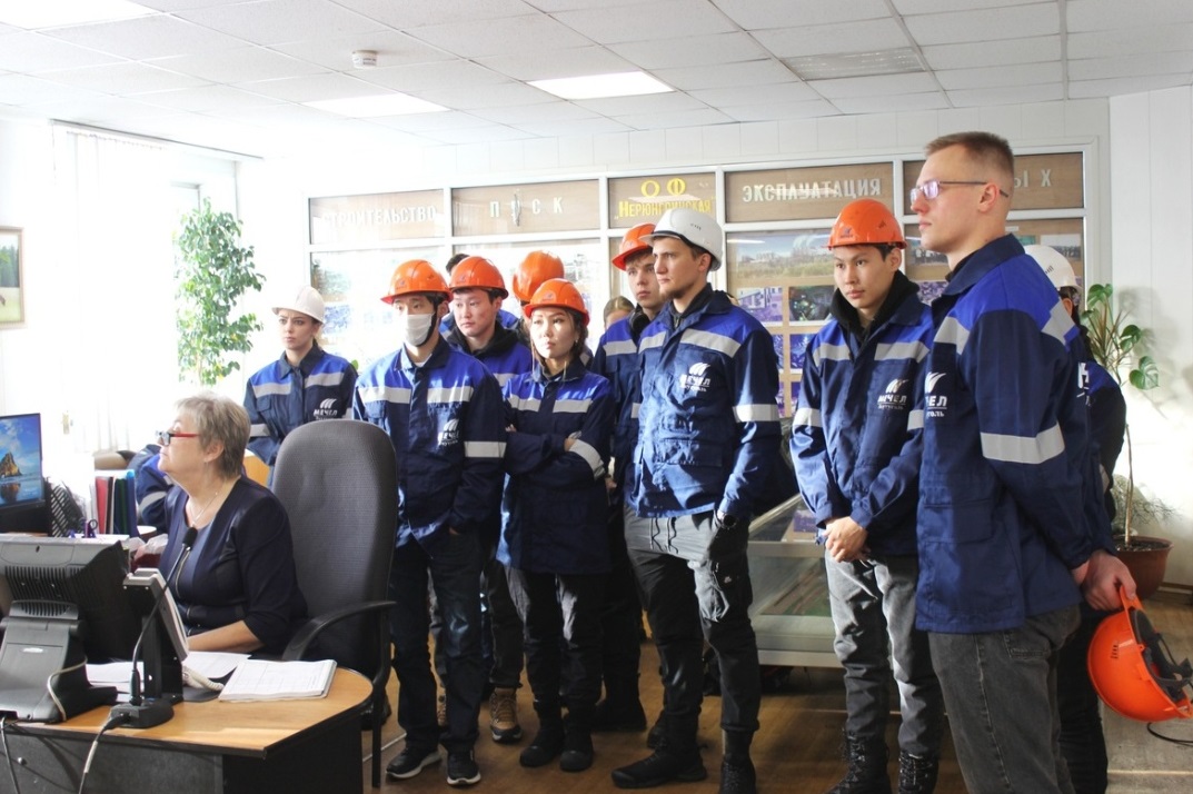 «ЯКУТУГОЛЬ» показал предприятие студентам и школьникам