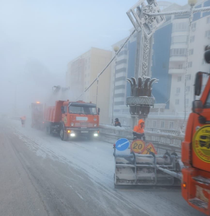 Снегоуборочные работы в Якутске приостановлены из-за низкой температуры