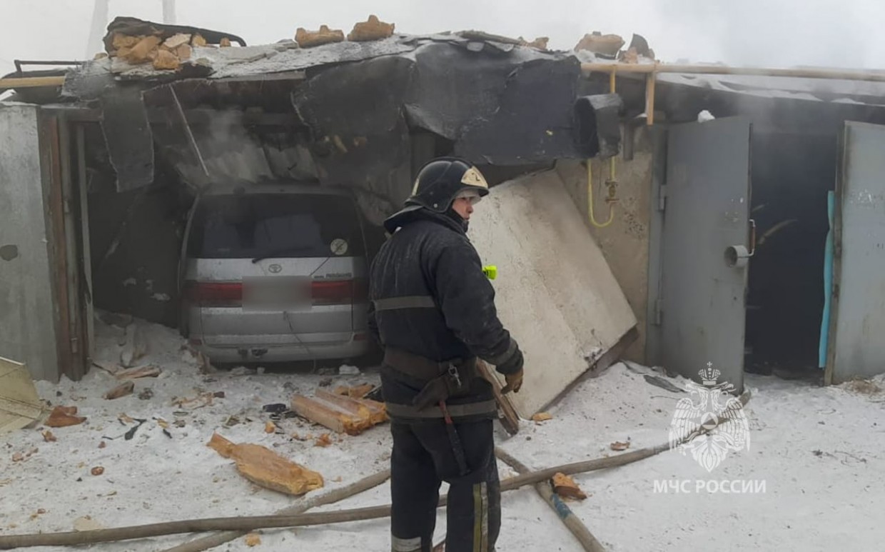 В Якутске гараж разлетелся в клочья из-за взрыва газовой печи