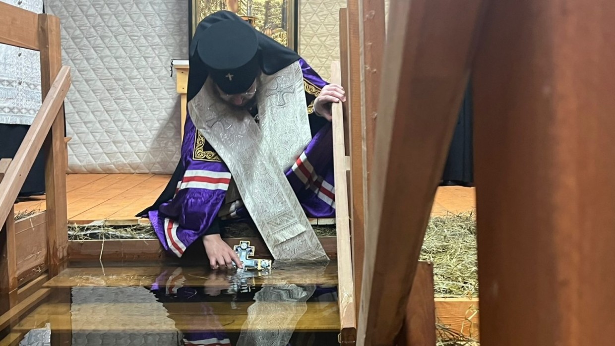 Водоканал обустроил крещенскую купель в акватории водозаборных сооружений