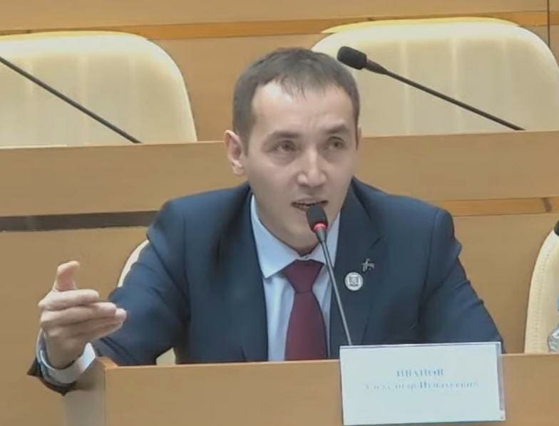 Александр Иванов: Глава Якутии должен объединять сильных, компетентных людей, а не делить на своих и чужих