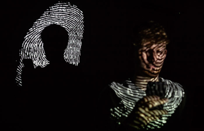 Путин поддержал предложение Минцифры ввести цифровое удостоверение личности на смартфонах