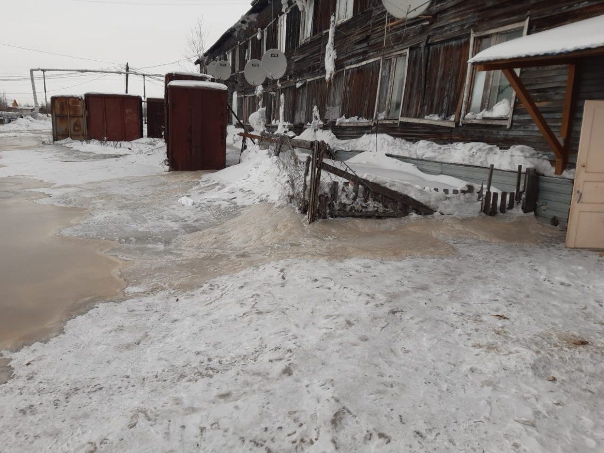 Запахло весной: 70% Зырянки утопает в фекалиях