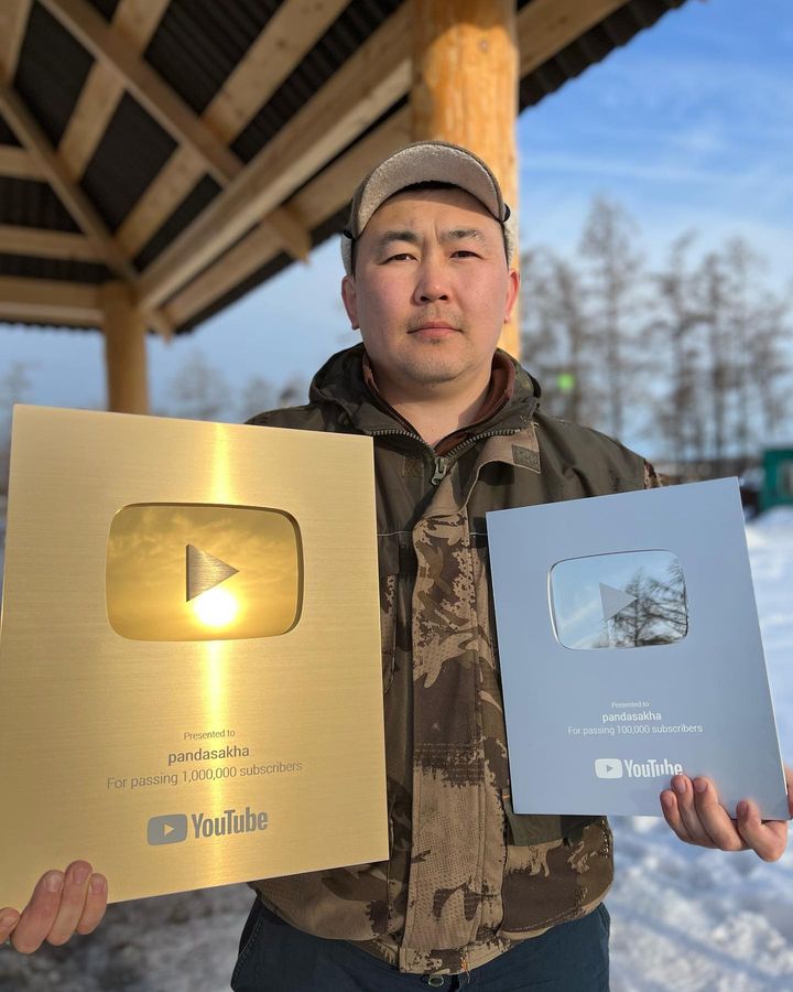 Якутский блогер Панда Саха  получил золотую кнопку Ютуба