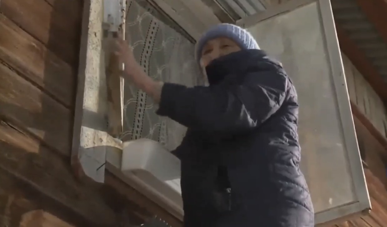 Бабушка Анфиса из затопленного дома в Якутске, попавшая в федеральные СМИ, ждет ключи от новой квартиры