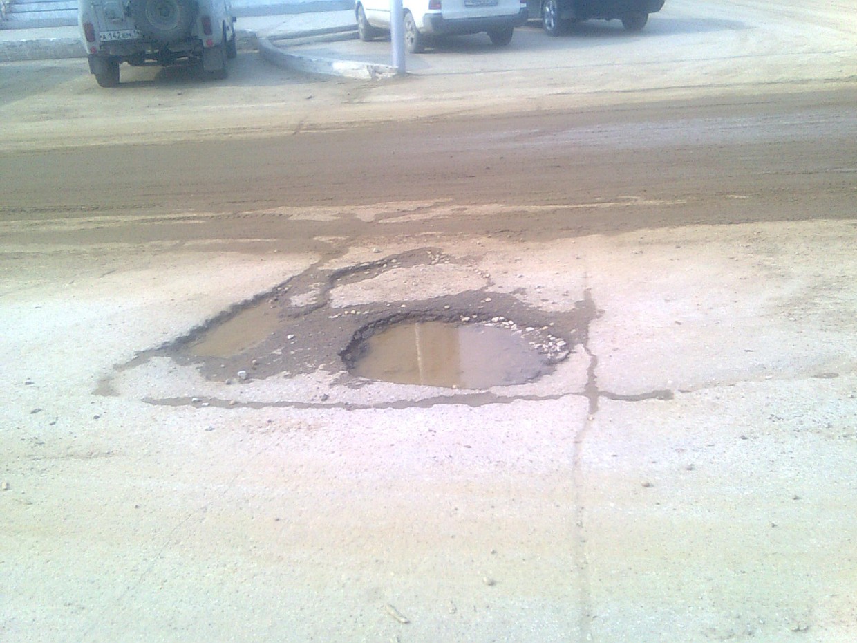 Архив жалоб: Юрия Заболева давно нет в мэрии, а проблемы в Якутске те же