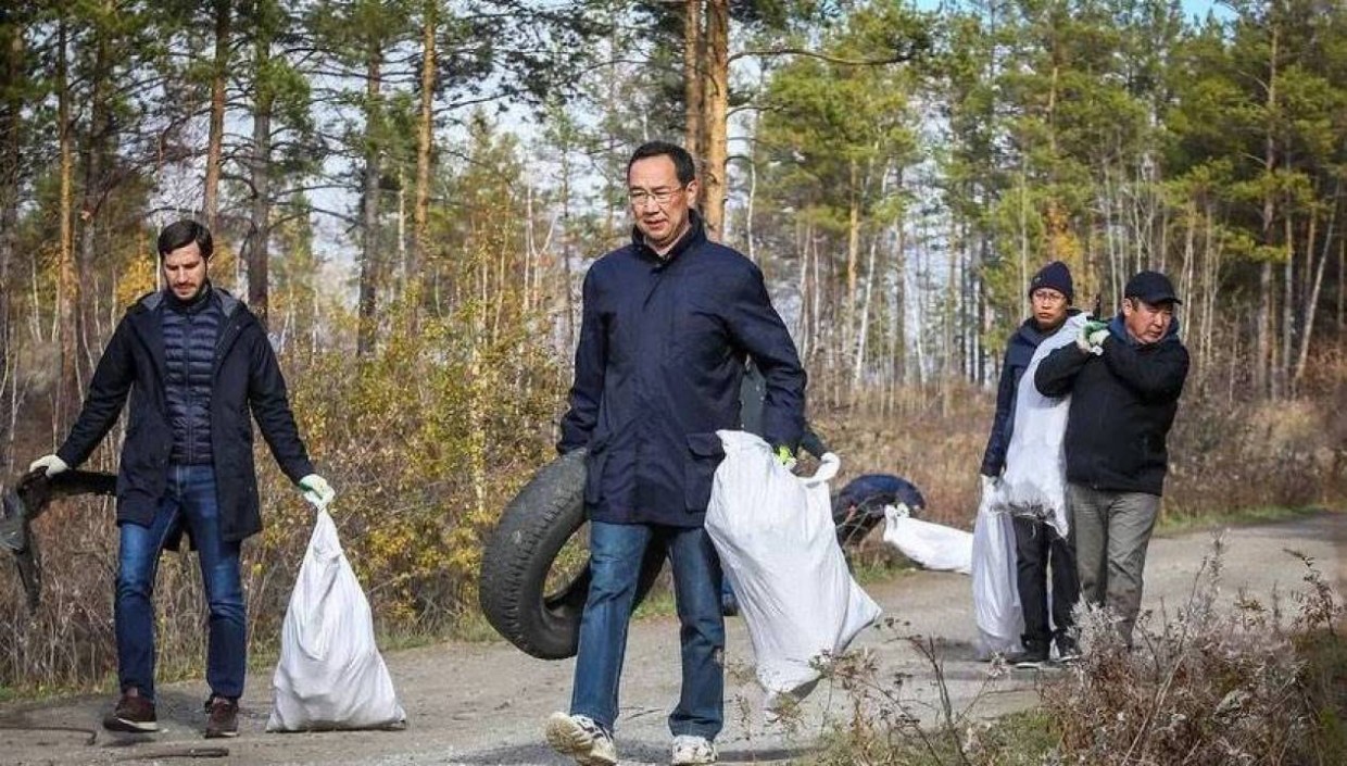 Айсен Николаев объявил общегородской субботник