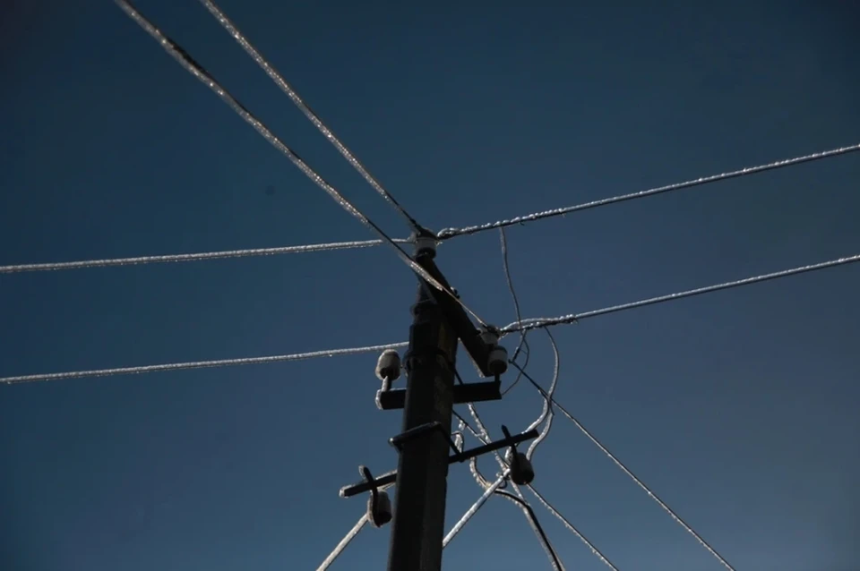 В Якутске самосвал оставил без электричества часть улицы Беринга