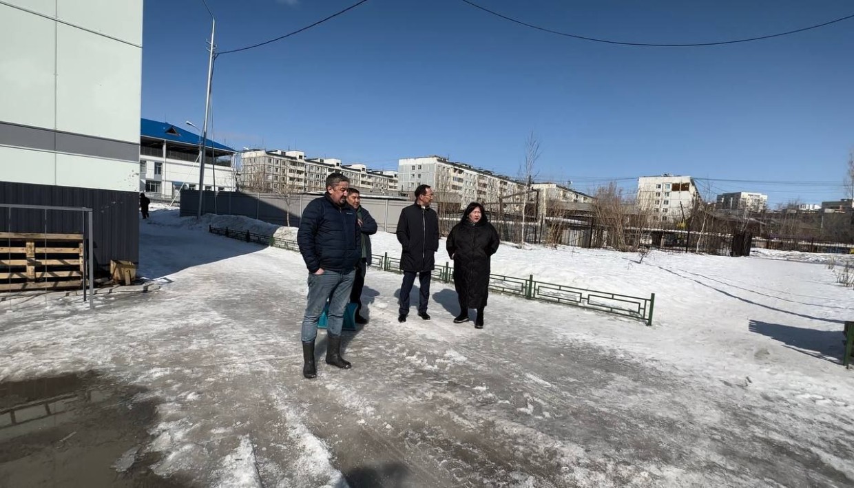 Фотофакт: Глава Якутии высказал недовольство уборкой и вызвал мэра Григорьева