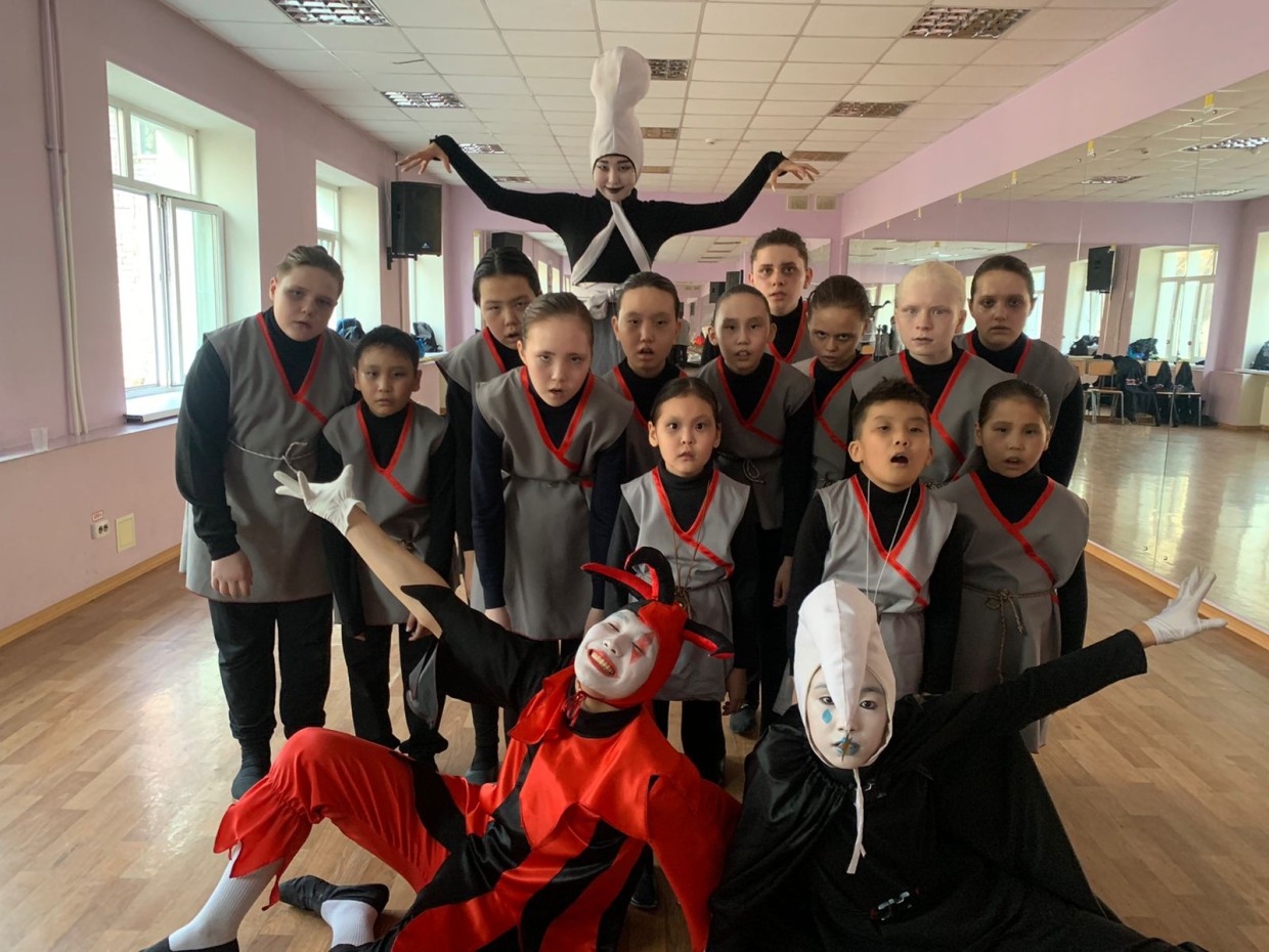 Юные артисты из Нижнего Бестяха стали победителями регионального фестиваля. Их пригласили в Египет