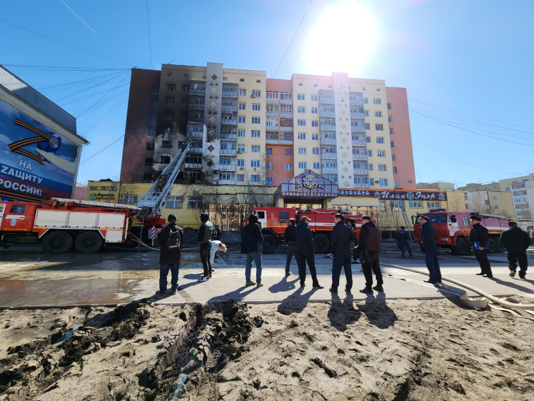 Власти Якутска обсудили последствия пожара в доме на проспекте Ленина, 25