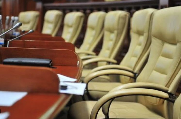 «На выборах в Якутии сыграют в игру в стулья, когда мест мало, а желающих очень много», - эксперт