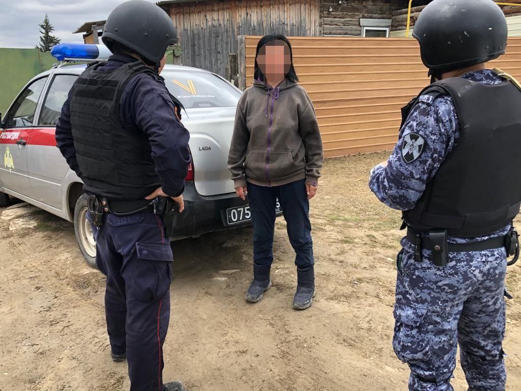 Росгвардейцы задержали жительницу села Майя, подозреваемую в совершении кражи банковской карты