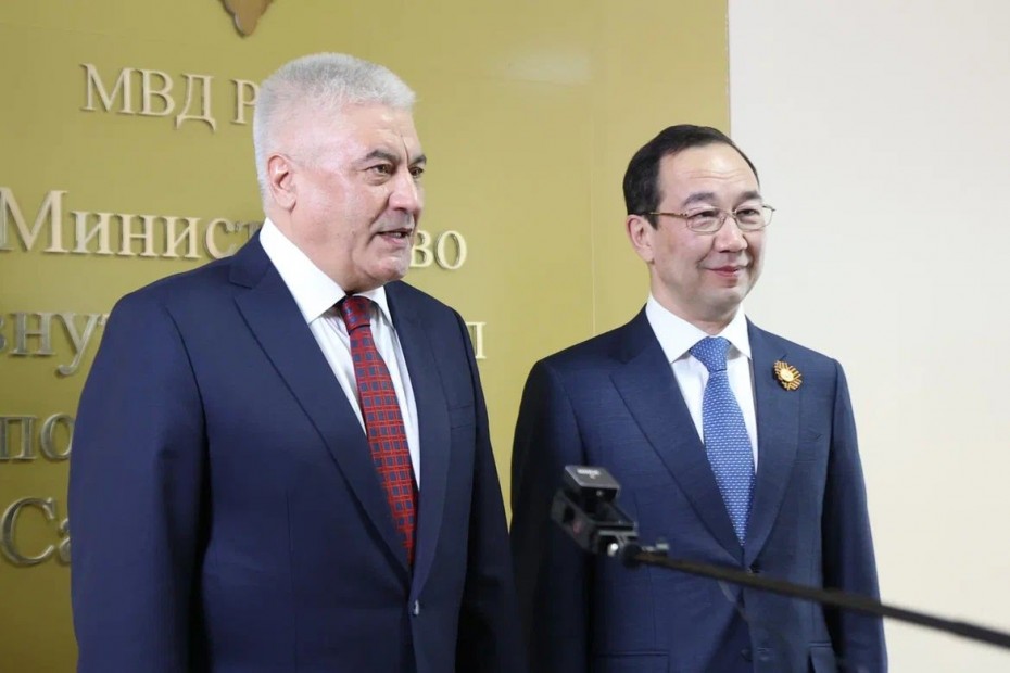 В якнете обсуждают визиты из Москвы и второй срок Айсена Николаева