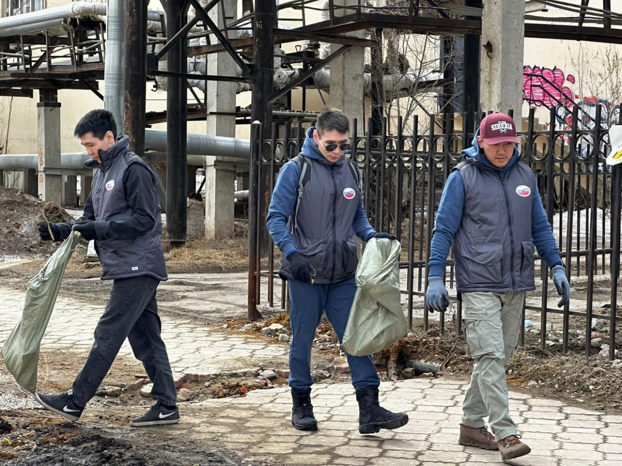 1 мая АО «Сахатранснефтегаз» встретил субботником