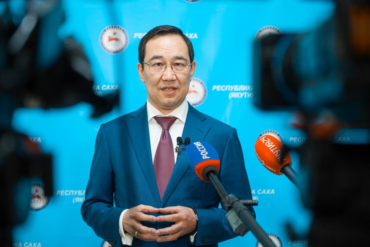 СМИ: глава Якутии остается за воротами Кремля из-за слабого лобби