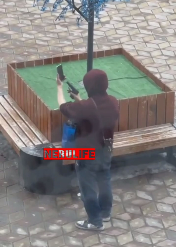 В Нерюнгри задержали разгуливавшего с пистолетом мужчину