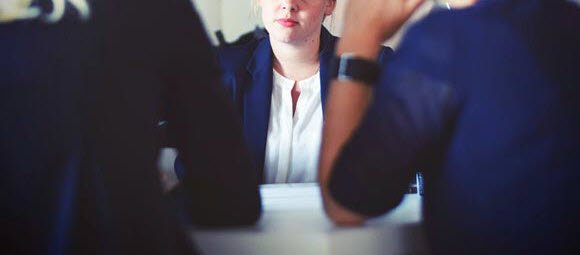 Письмо в редакцию: Меня достала руководительница, но боюсь остаться без работы