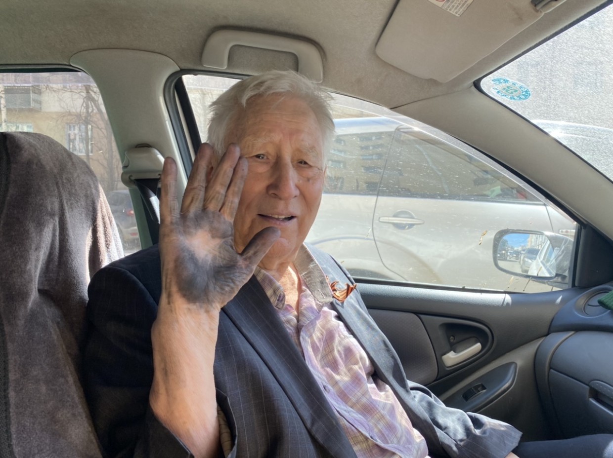 Певец Победы Александр Самсонов о пожаре в доме ветеранов: «Ничего, и не такое видали»