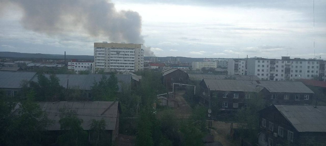 В Якутске снова загорелась свалка. Пожар на полигоне происходит ежегодно, иногда несколько раз в году