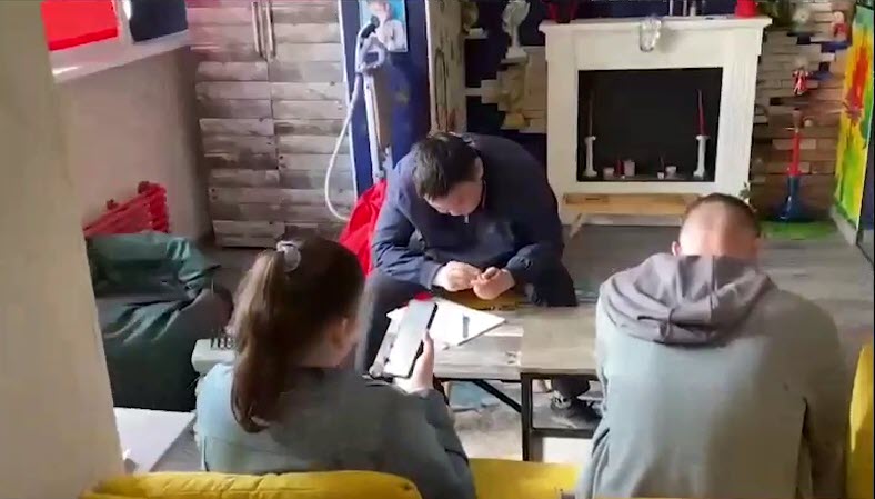 Якутские полицейские задержали участников банд, дистанционно обворовывающих якутян