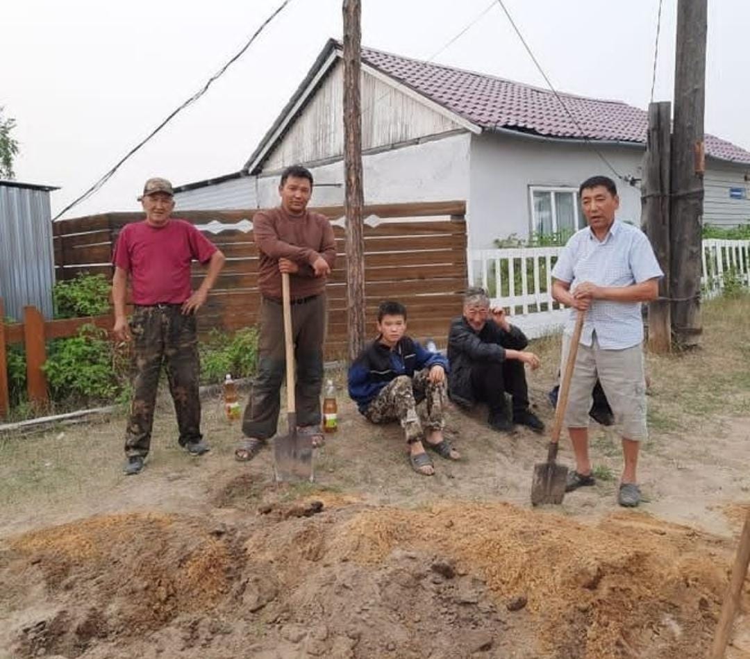 На милость не надеяться. Жители Вилюйска сами провели летний водопровод