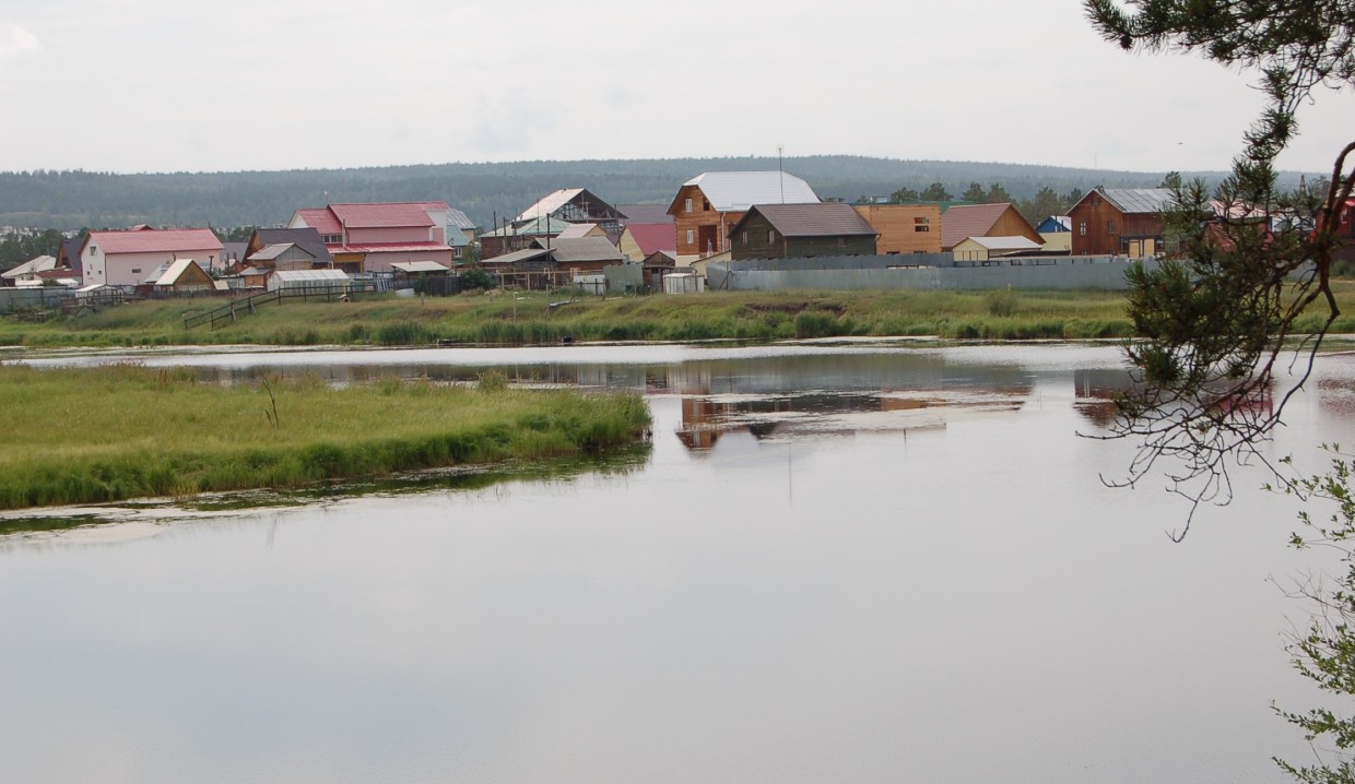 Горожанка пожаловалась на то, что грязные воды сливают в озеро Сергелях Якутска